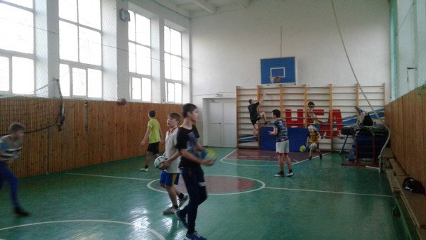 Игра в баскетбол (7 января 2017 года)